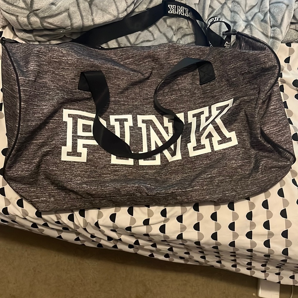 Pink VS duffel bag, never used